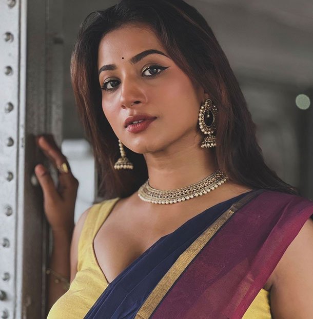 Ahmedabad call girl